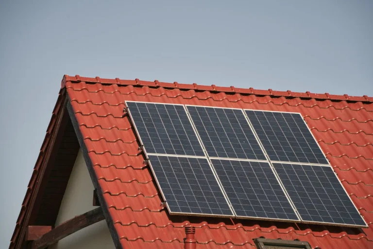 Extending the Lifespan of Your Solar and Battery System img