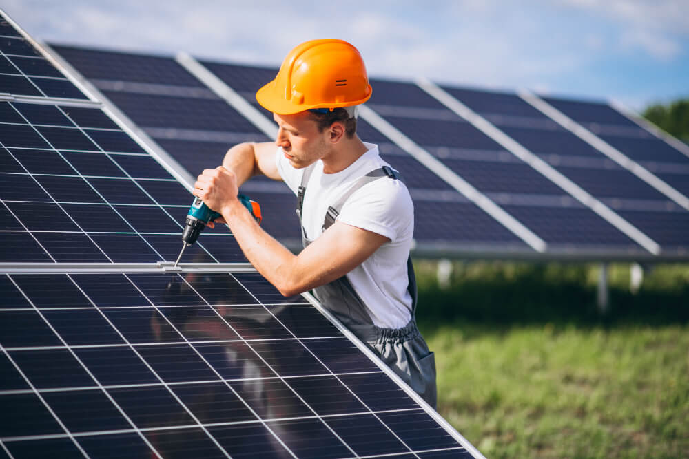 Why-More-Homeowners-Are-Turning-to-Solar-in-Worthing